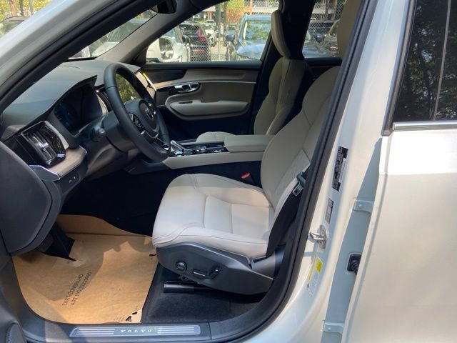 New 2026 Volvo XC90 T8 Plus w/ Protection Package Premier AWD/4WD image 12