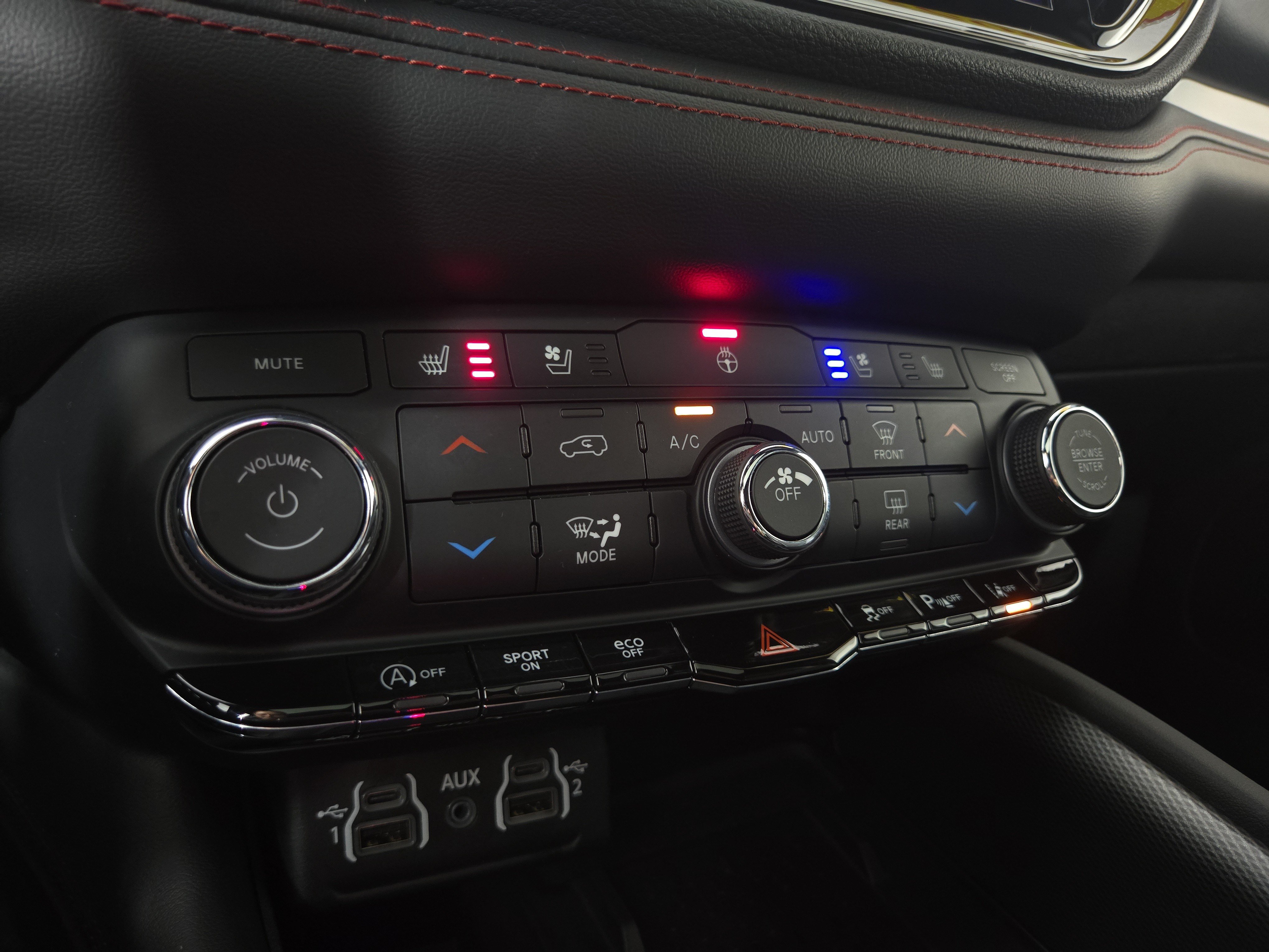 Used 2025 Dodge Durango GT AWD/4WD image 29