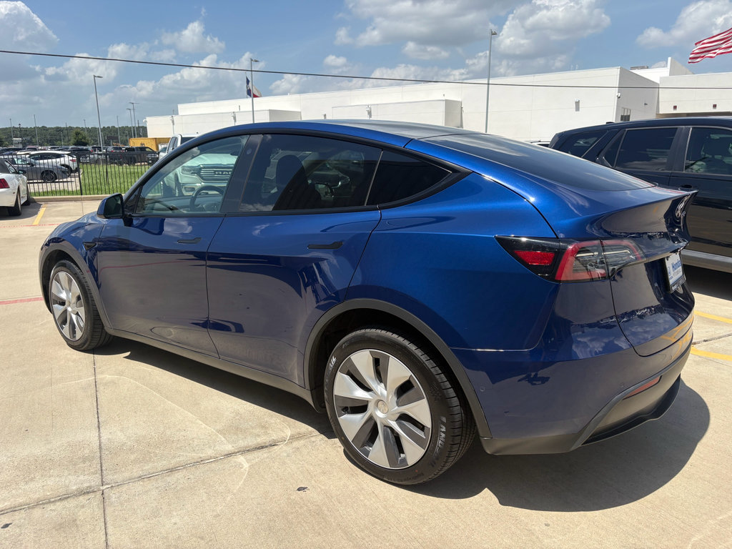 Used 2022 Tesla Model Y Long Range AWD/4WD image 7