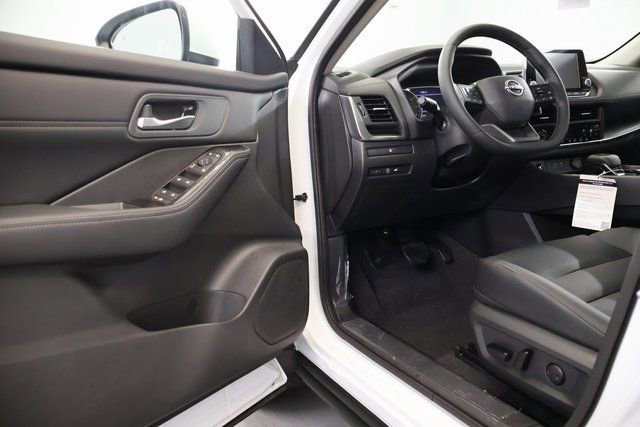 New 2026 Nissan Rogue SV w/ SV Premium Package image 8