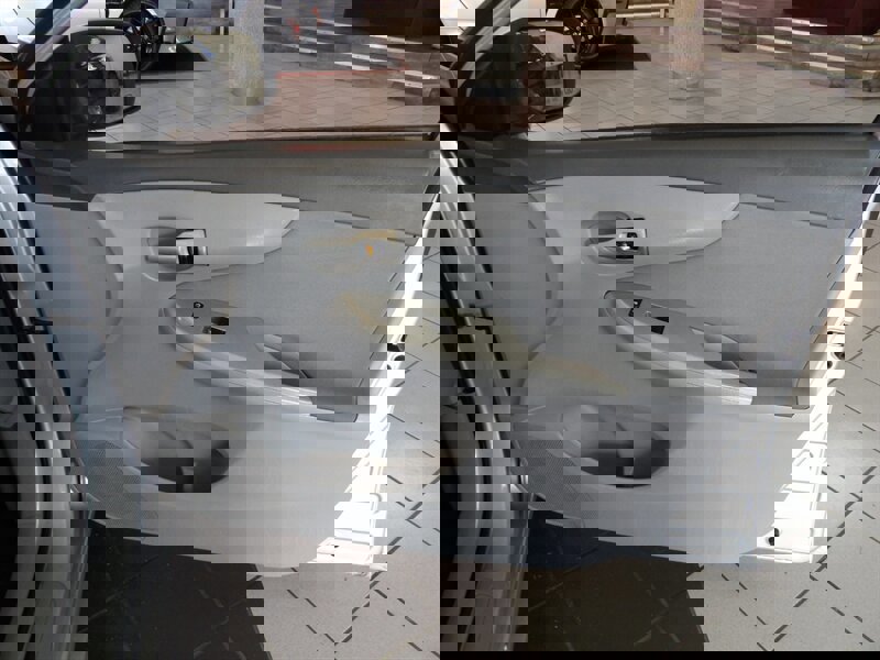 Used 2010 Toyota Corolla image 24