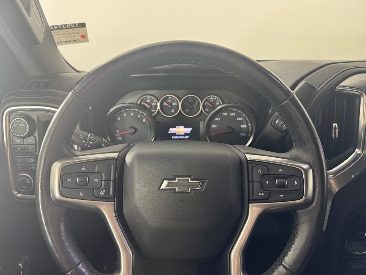 Used 2021 Chevrolet Silverado 1500 LT Trail Boss w/ Convenience Package II AWD/4WD image 14