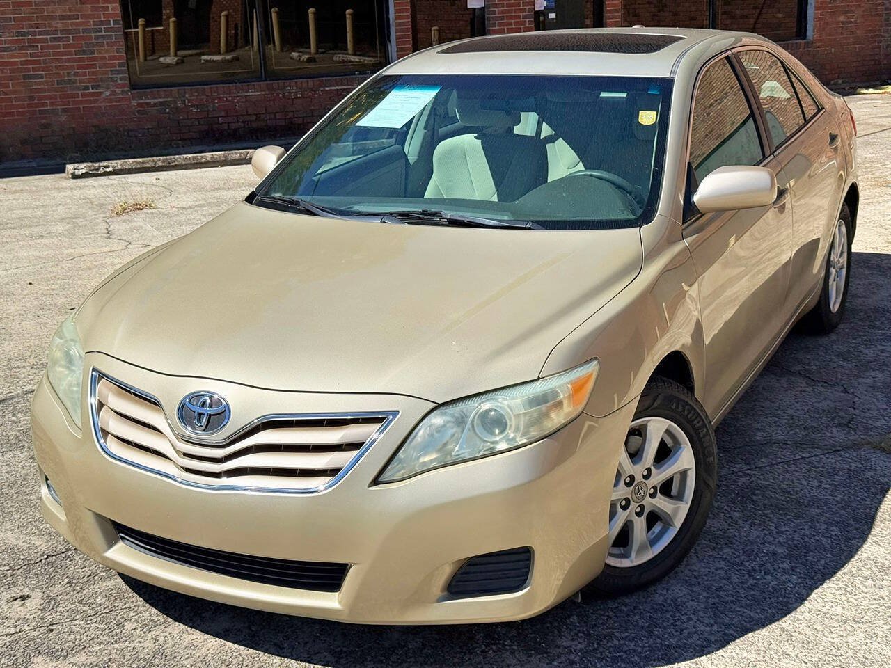 Used 2011 Toyota Camry LE w/ LE Extra-Value Pkg FWD image 7