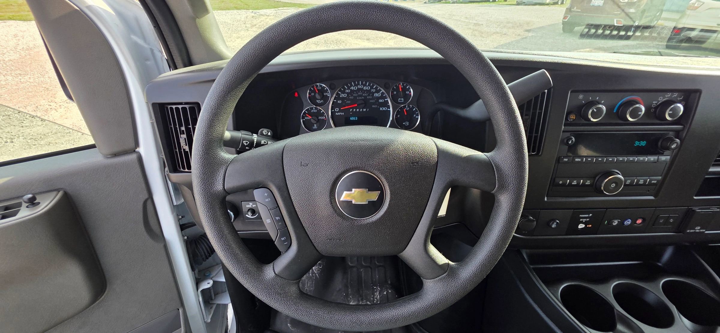 Used 2024 Chevrolet Express 3500 LT w/ LT Preferred Equipment Group image 15