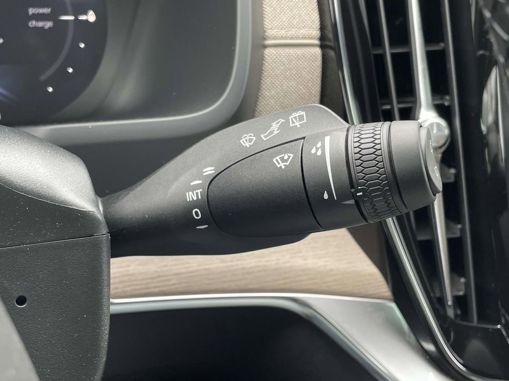 New 2026 Volvo XC90 T8 Plus image 14