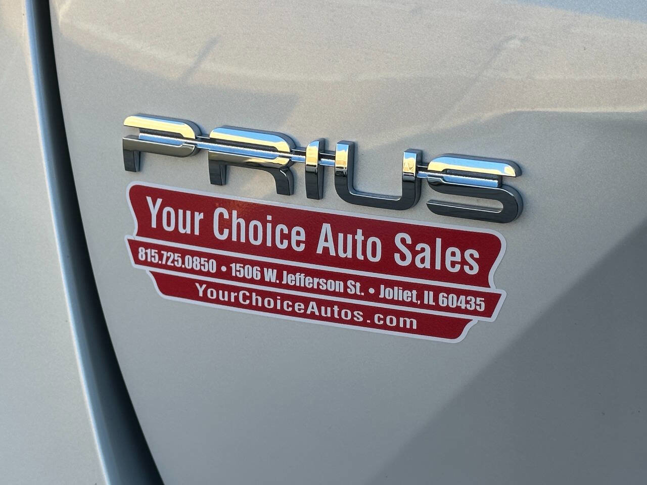 Used 2021 Toyota Prius LE image 4