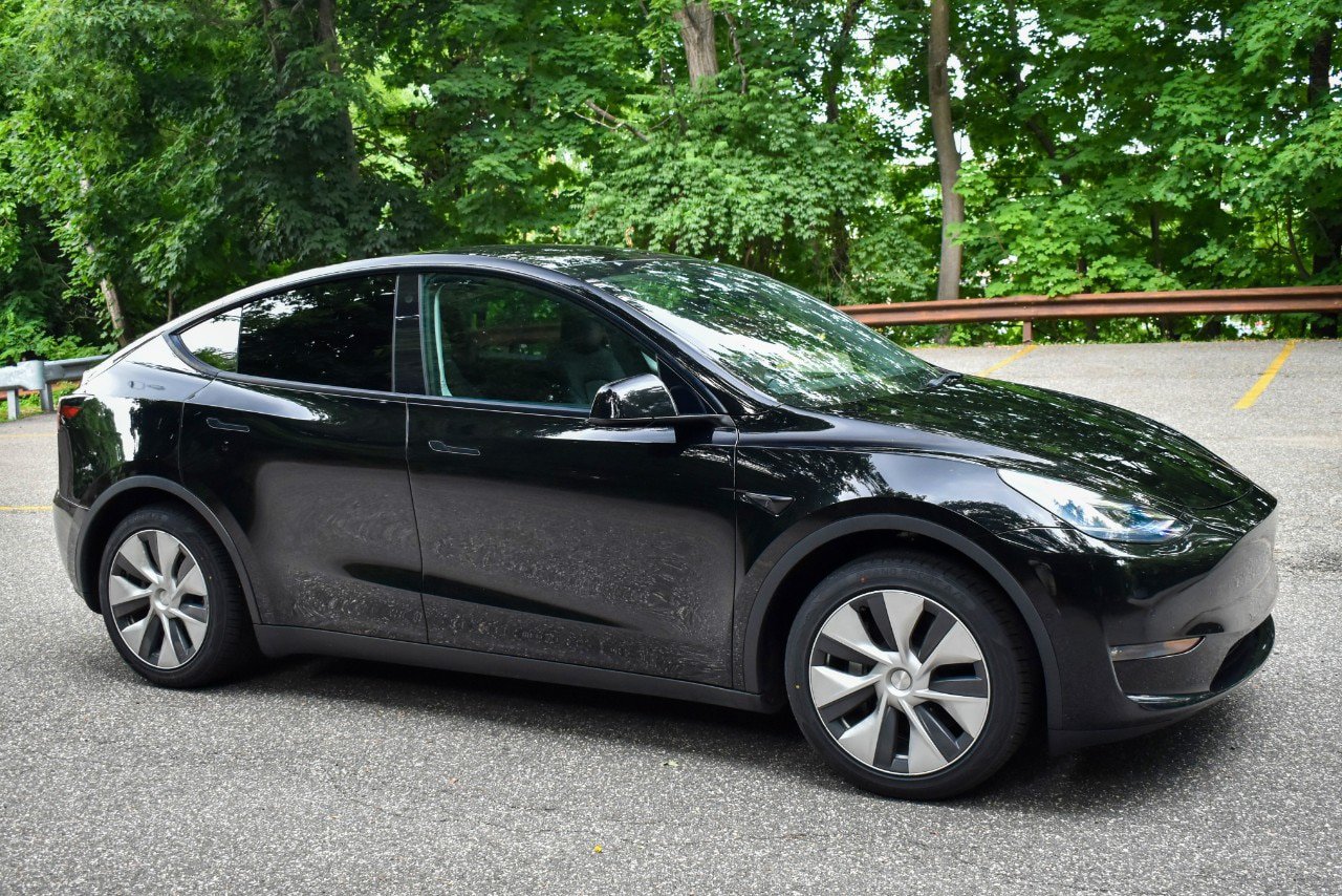 Used 2021 Tesla Model Y 2WD image 10