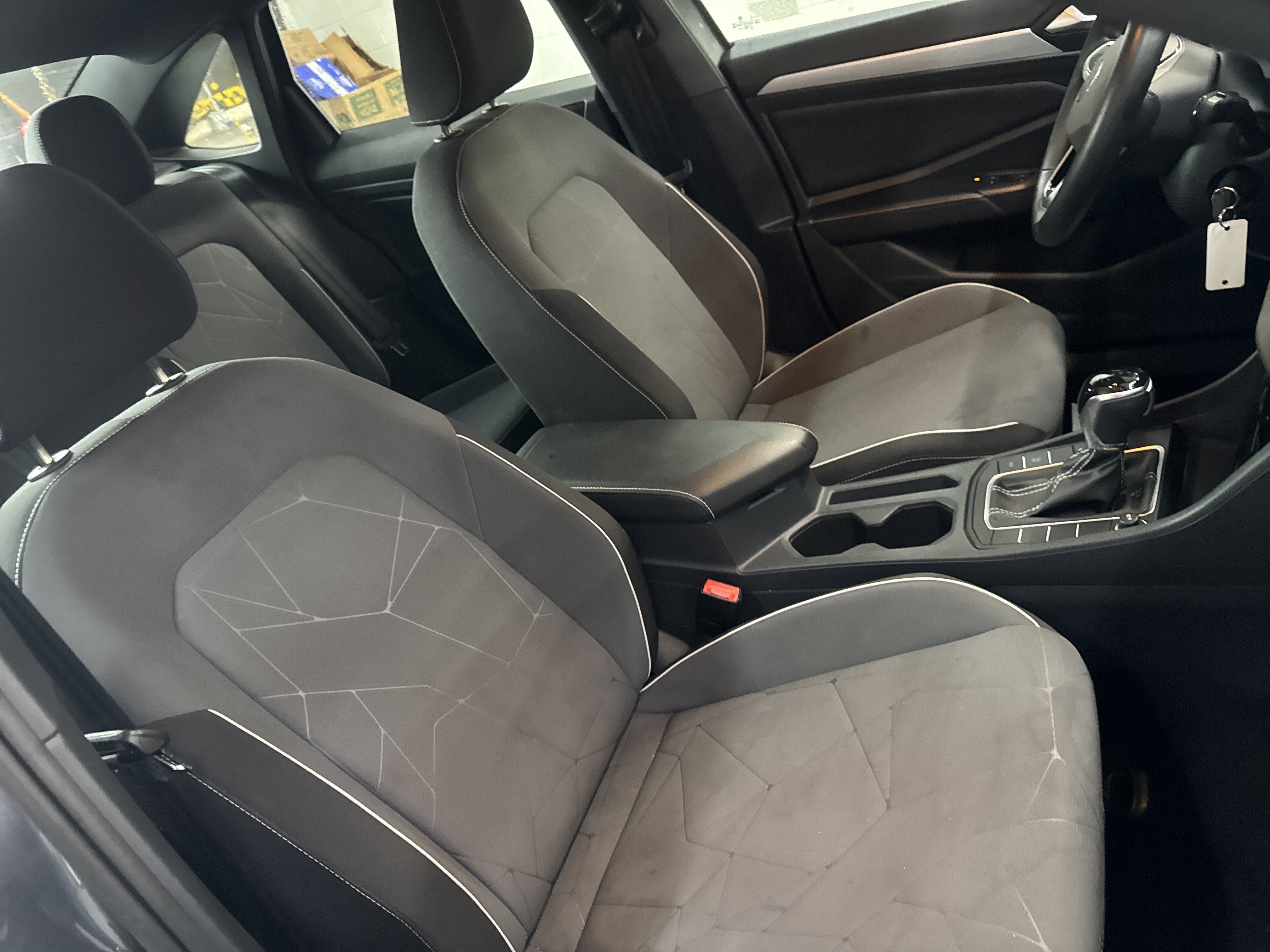 Used 2025 Volkswagen Jetta Sport image 33