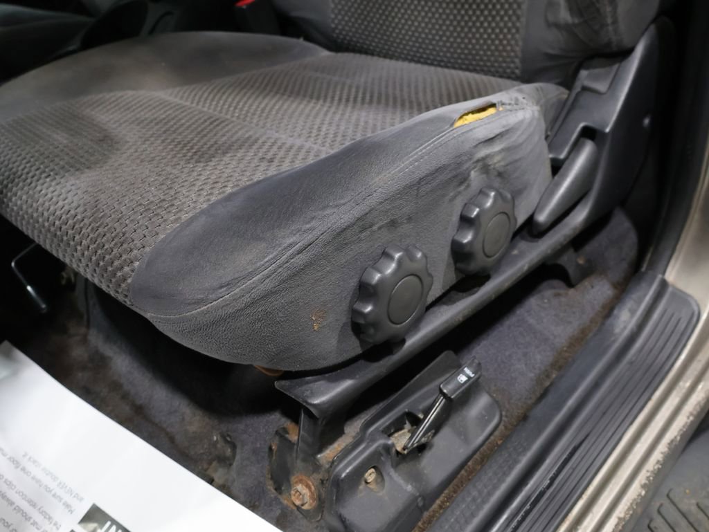 Used 2002 Nissan Pathfinder SE AWD/4WD image 12