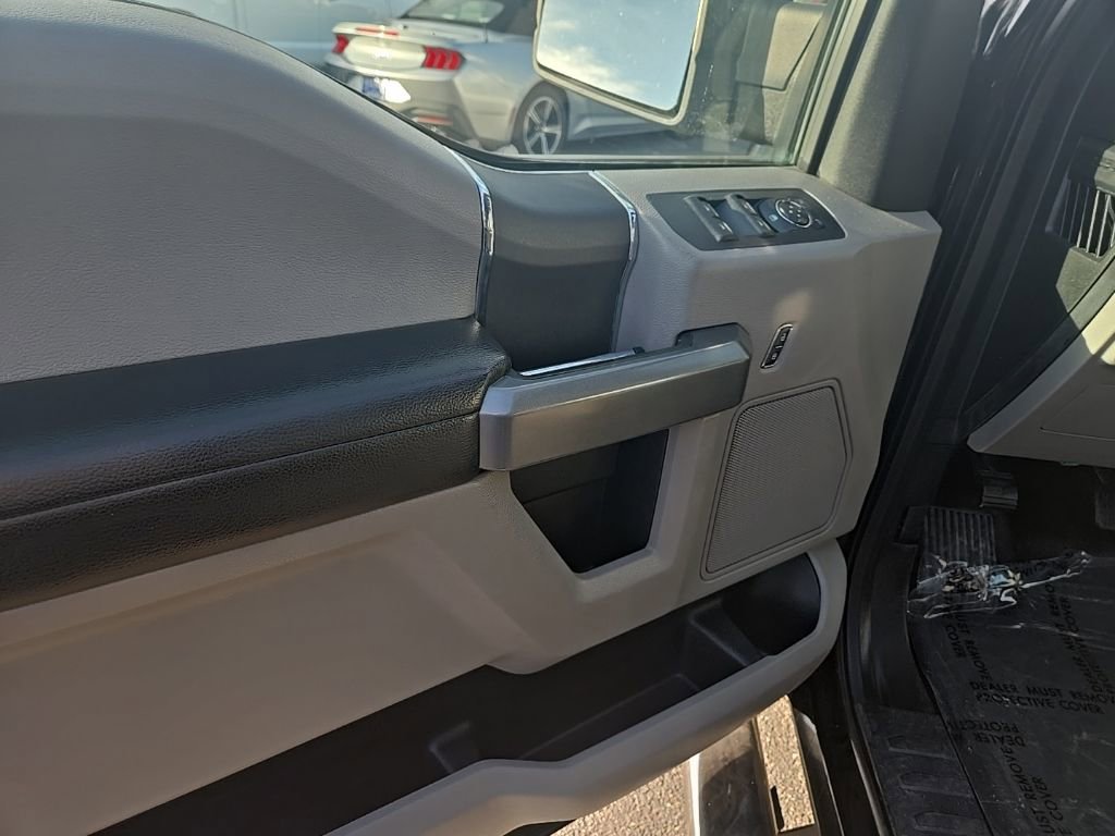 Used 2016 Ford F150 XLT image 9