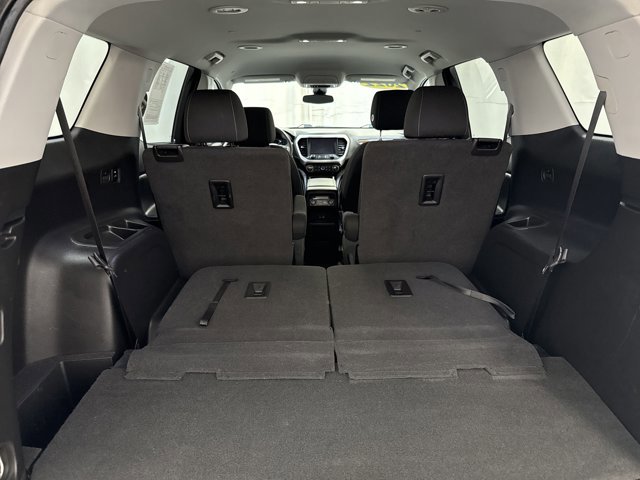 Used 2022 GMC Acadia SLE image 27