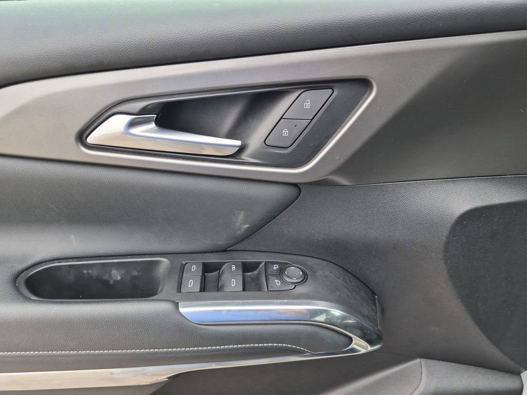 Certified 2025 Chevrolet Traverse LT image 13