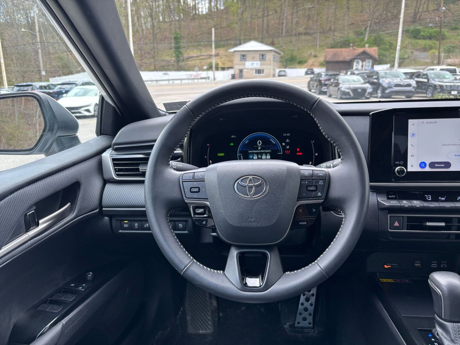 Used 2025 Toyota Camry SE FWD image 35