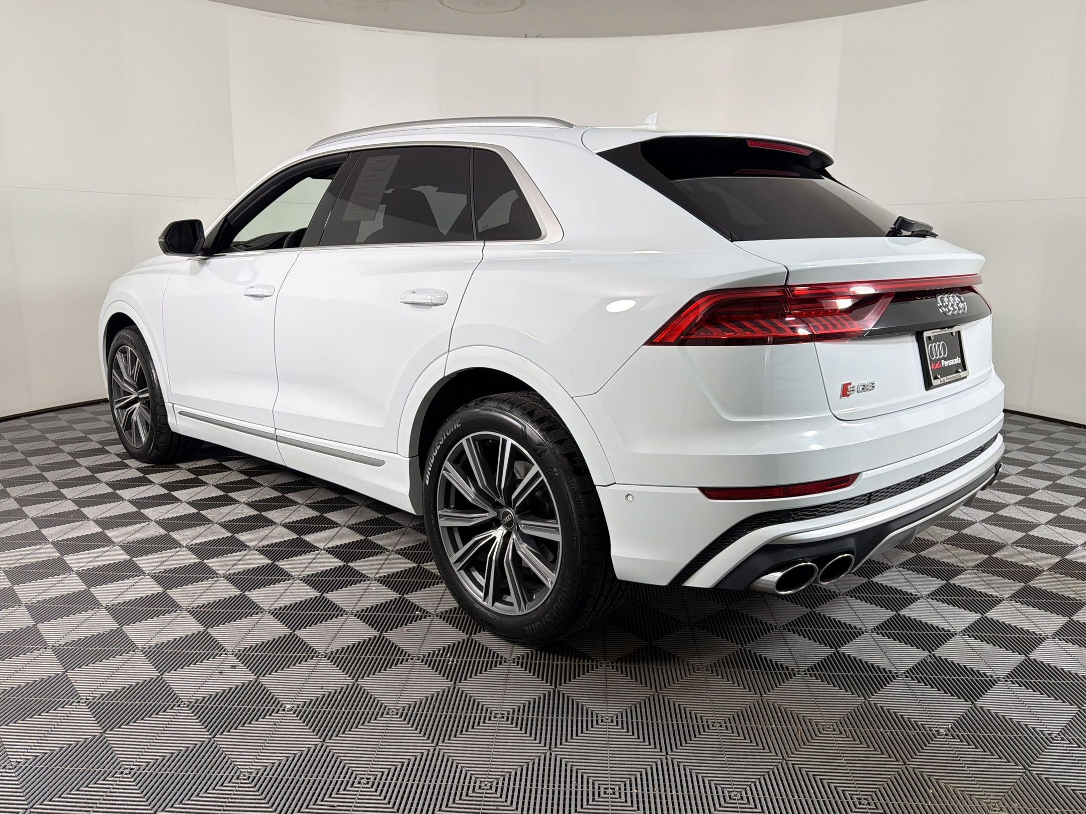 Used 2023 Audi SQ8 Prestige image 3