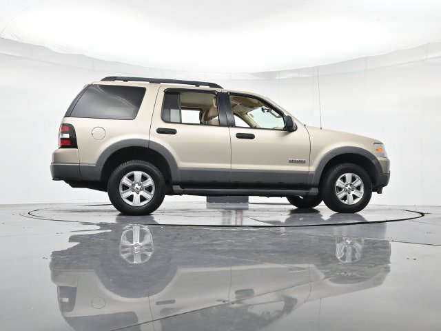 Used 2006 Ford Explorer XLT AWD/4WD image 34