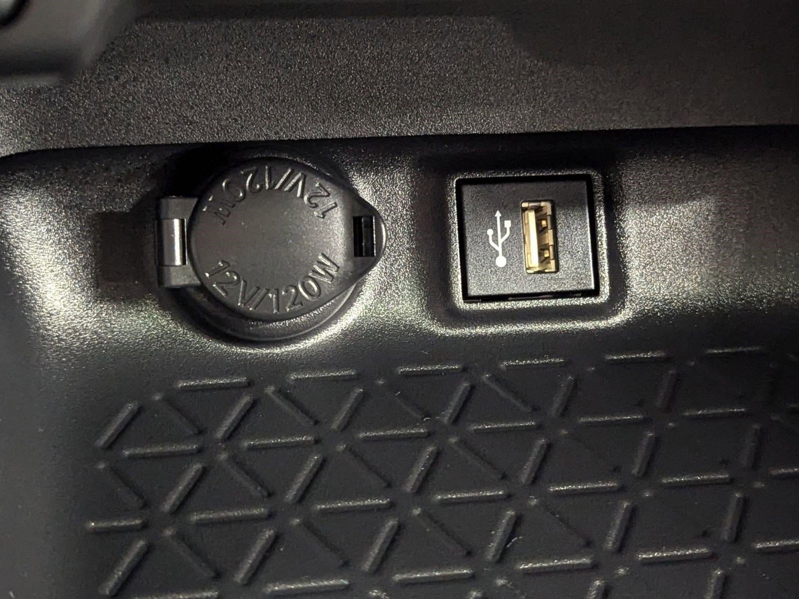 New 2025 Toyota RAV4 XLE image 28