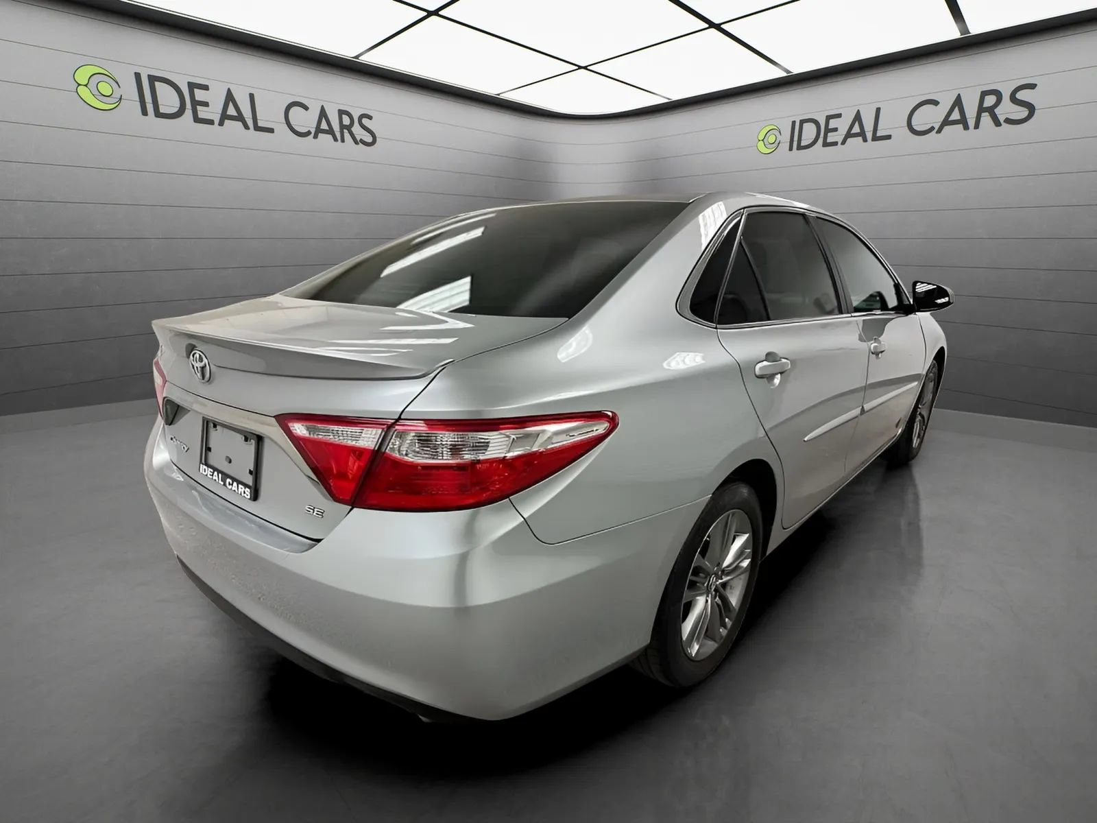 Used 2017 Toyota Camry SE FWD image 5
