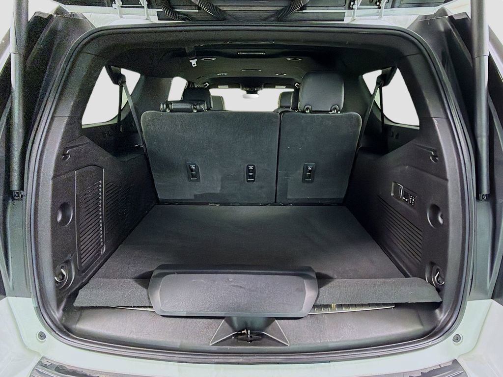 Used 2023 Chevrolet Suburban Premier RWD image 29
