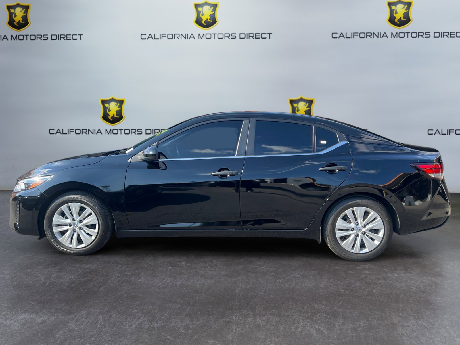 Used 2024 Nissan Sentra S image 2