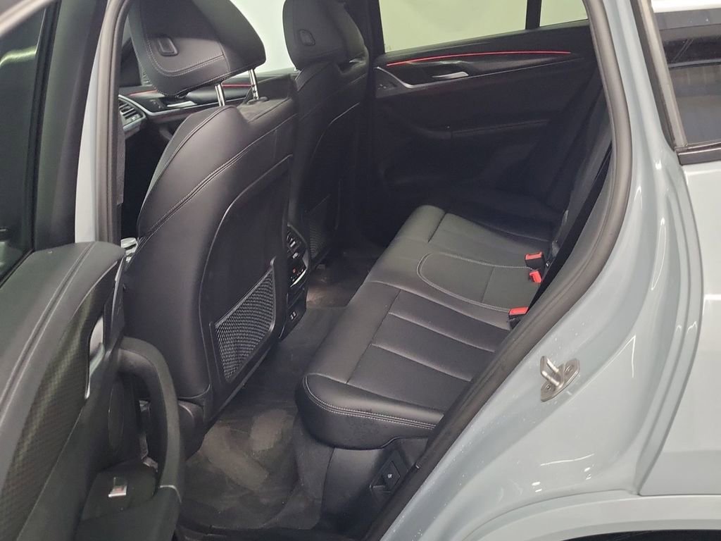 Used 2022 BMW X4 xDrive30i AWD/4WD image 4