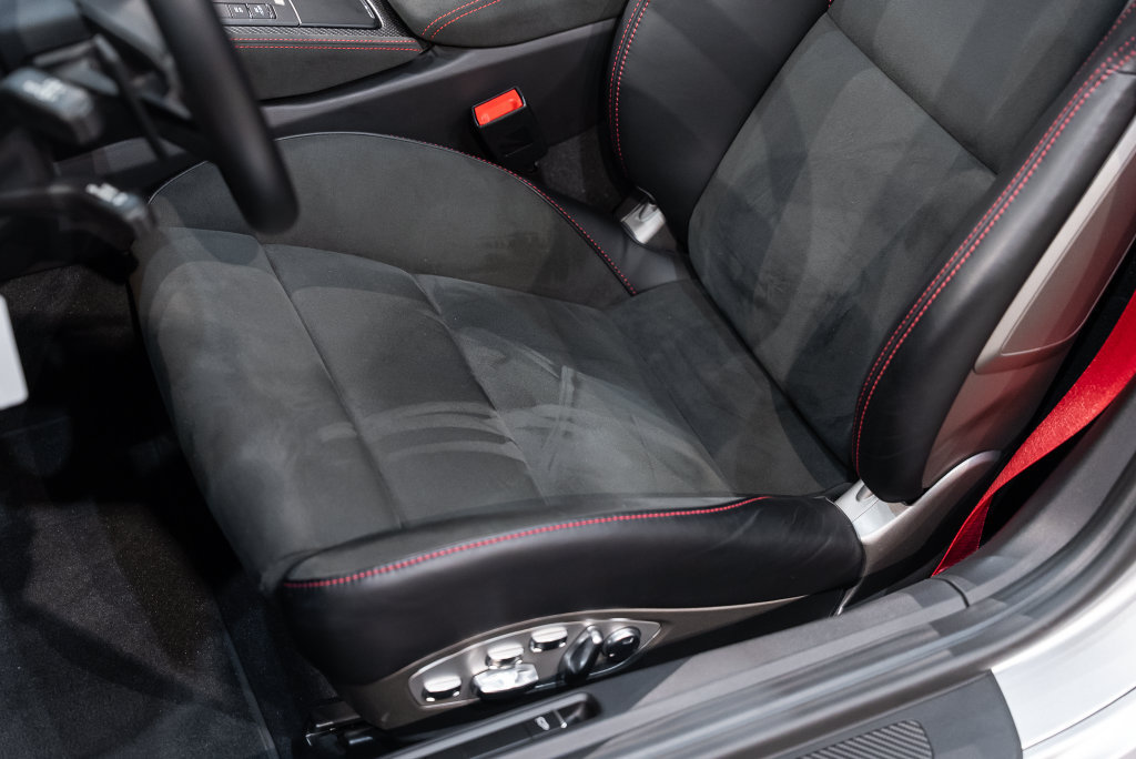 Used 2025 Porsche 718 Boxster Spyder RS RWD image 25