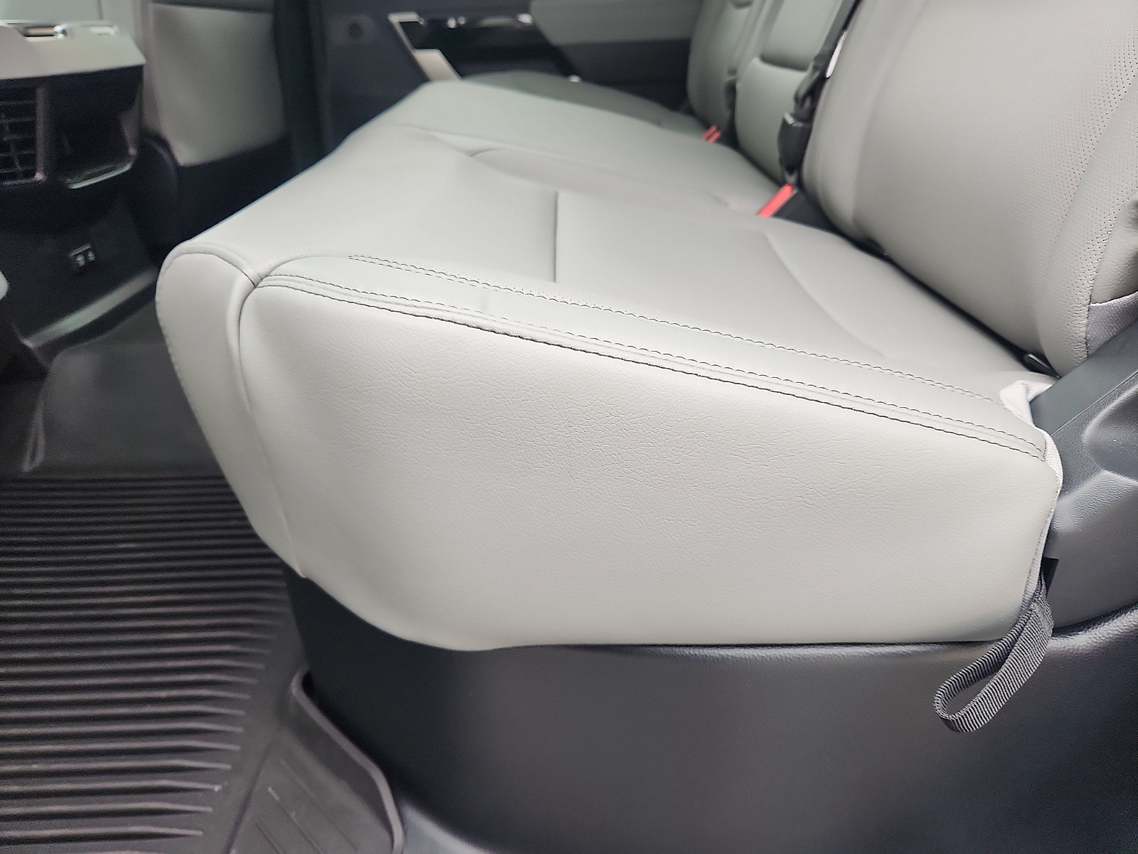 Used 2026 Toyota Tundra Limited AWD/4WD image 25