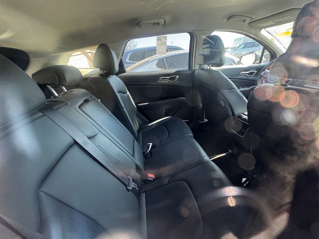 Certified 2023 Kia Sportage EX image 4