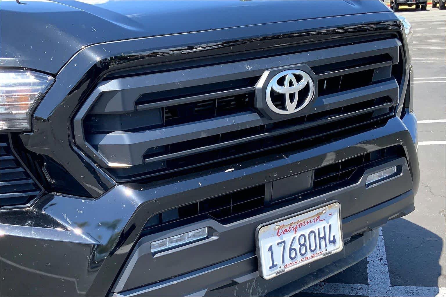 Used 2025 Toyota Tacoma SR5 AWD/4WD image 28