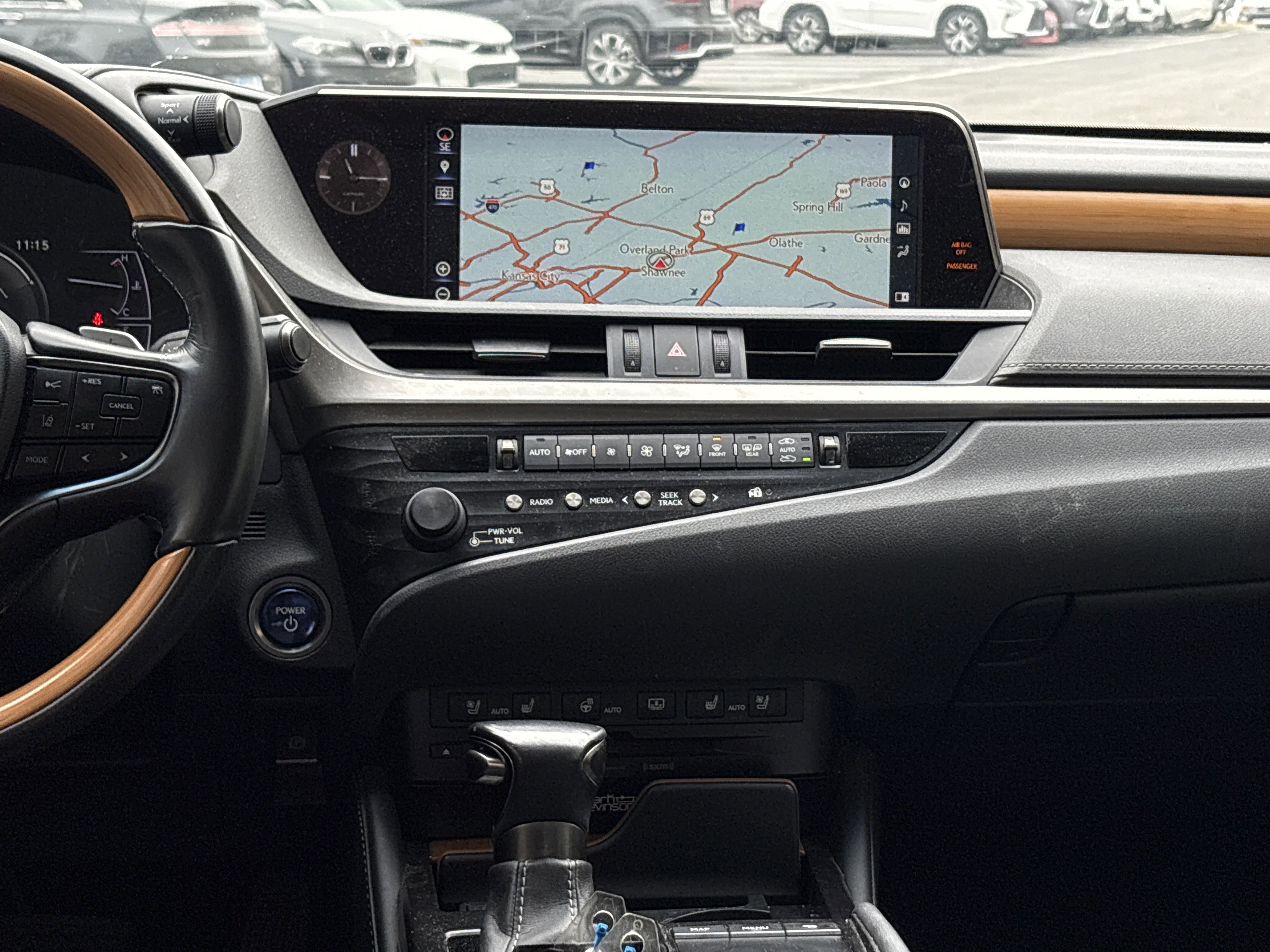 Used 2019 Lexus ES 300h w/ Accessory Package image 30