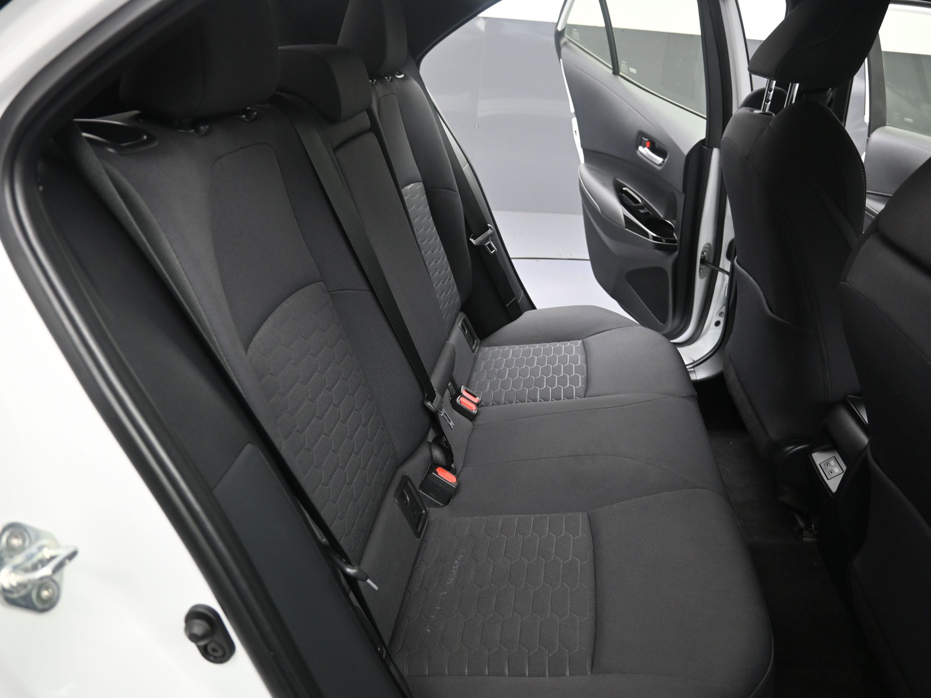 Used 2023 Toyota Corolla SE image 34