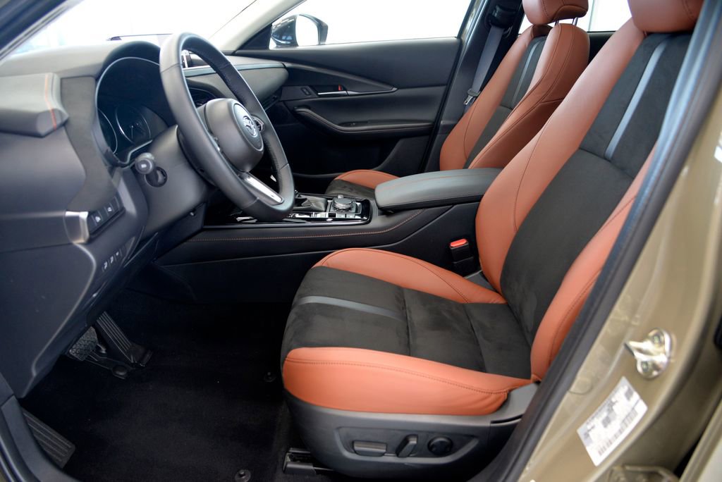 Certified 2025 MAZDA CX-30 Carbon AWD/4WD image 15