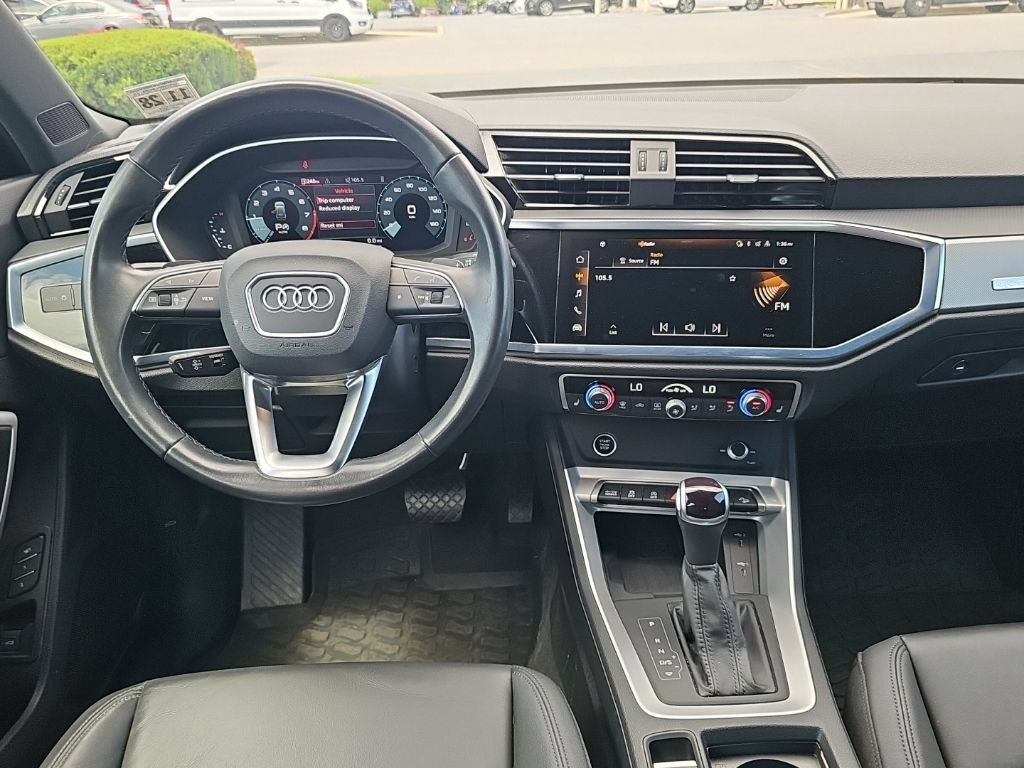 Used 2024 Audi Q3 2.0T Premium AWD/4WD image 2