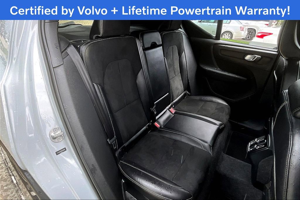 Used 2022 Volvo XC40 T5 R-Design image 34