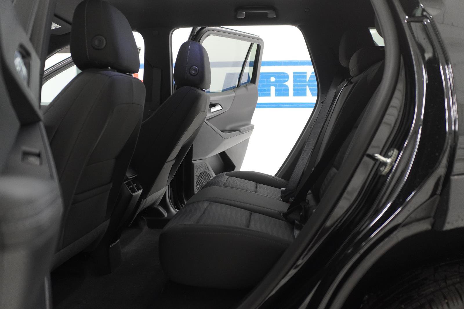 New 2027 Chevrolet Equinox LT FWD image 22