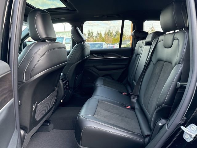 New 2026 Jeep Grand Cherokee Laredo image 10