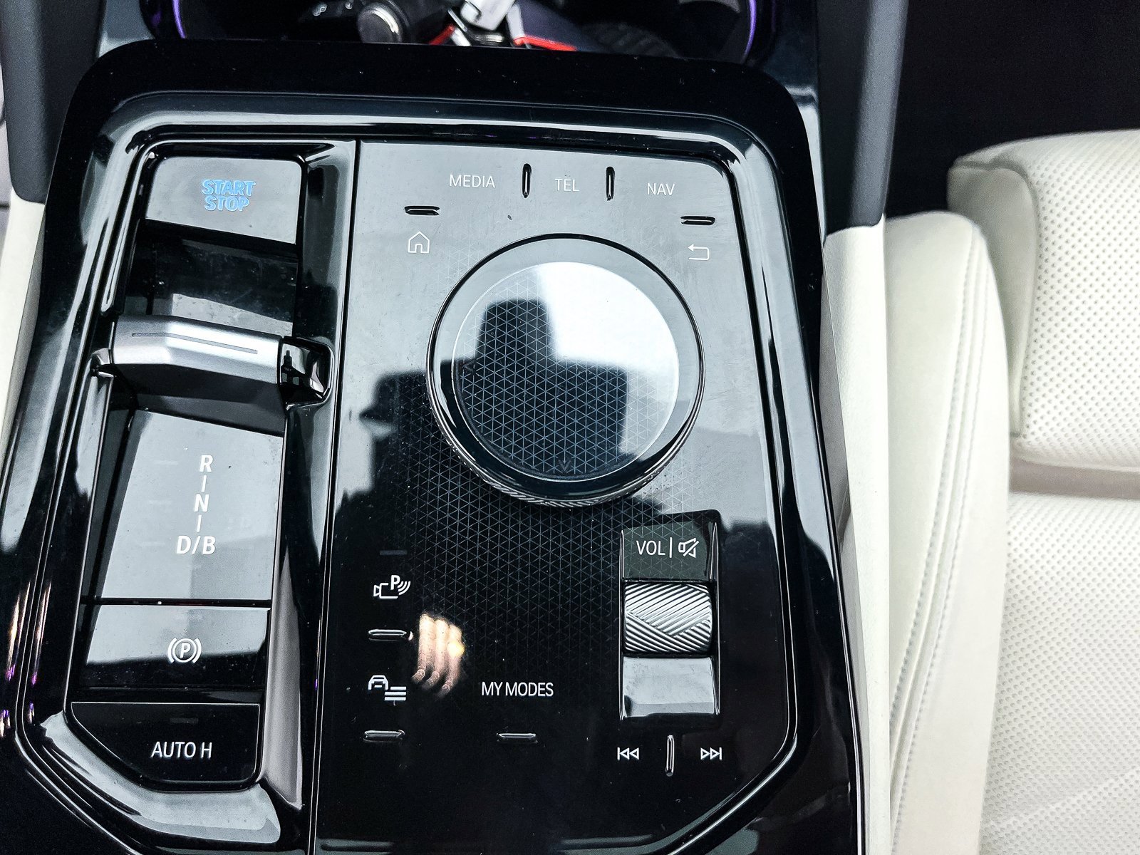 Used 2024 BMW i5 eDrive40i w/ M Sport Package image 25