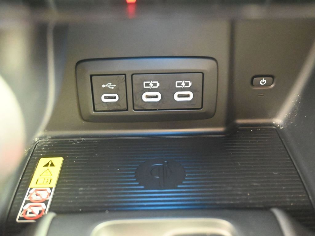 Certified 2024 Toyota Venza Nightshade image 26