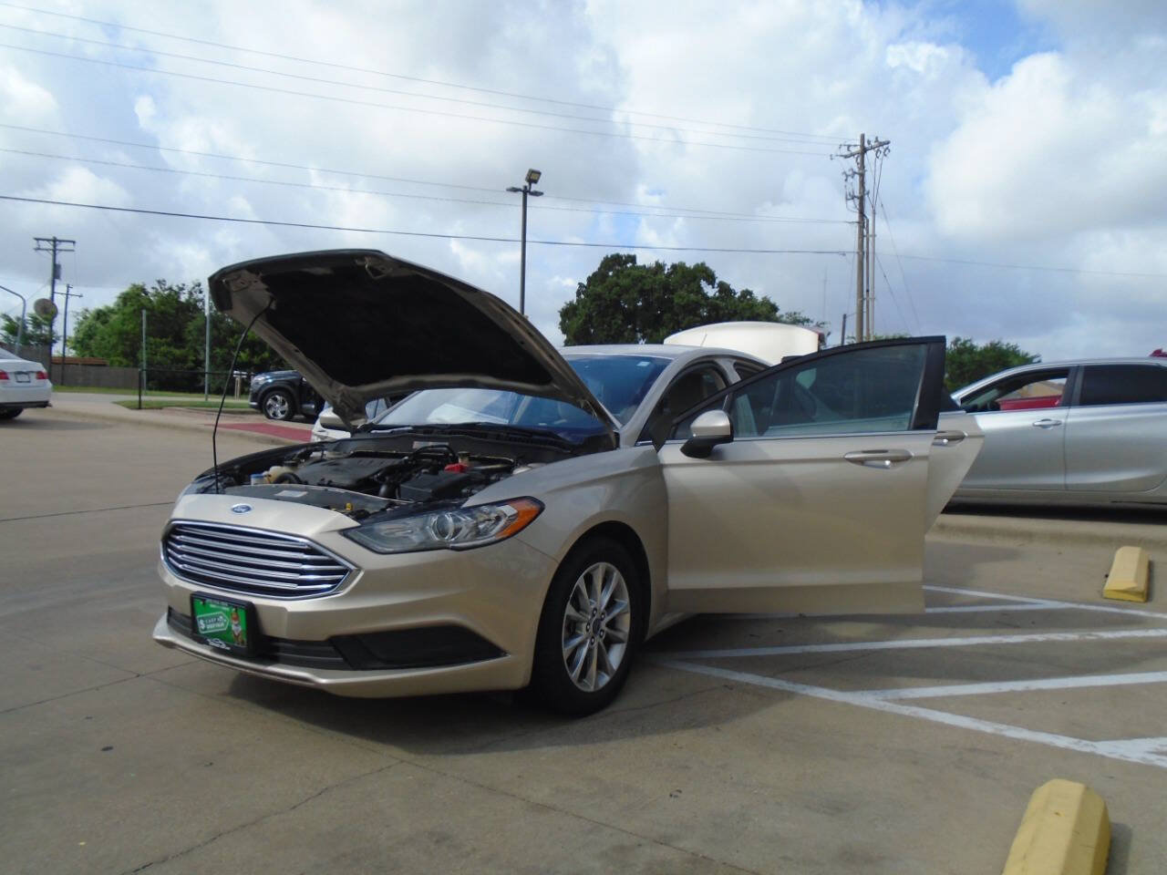 Used 2017 Ford Fusion SE FWD image 26