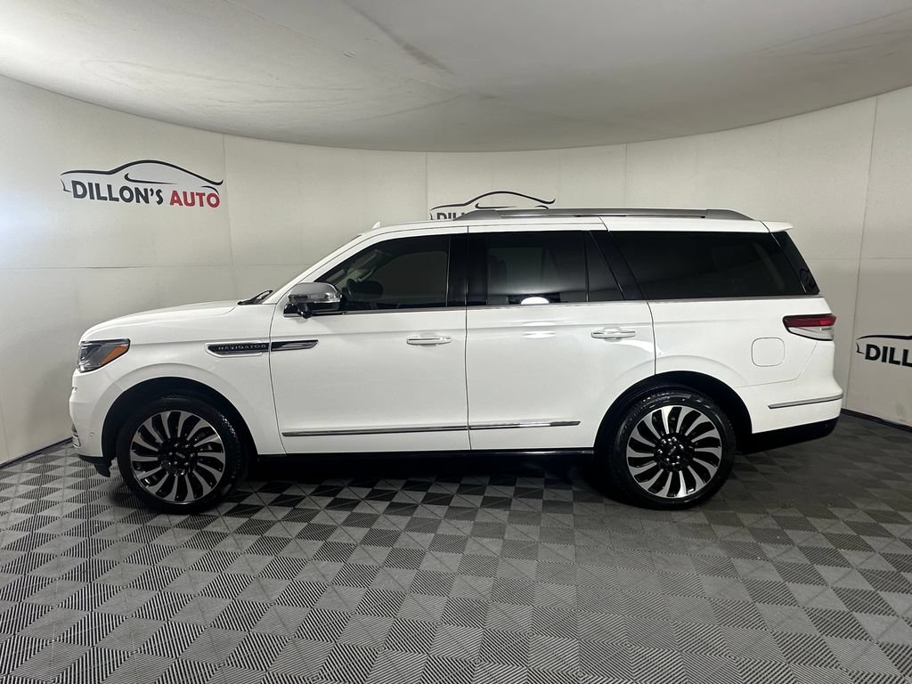 Used 2023 Lincoln Navigator Black Label AWD/4WD image 3