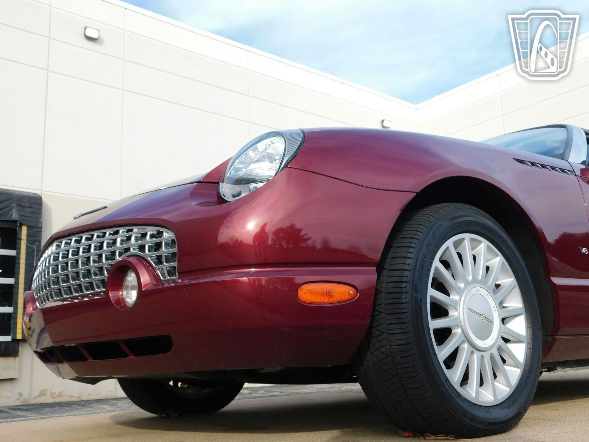 Used 2004 Ford Thunderbird image 30