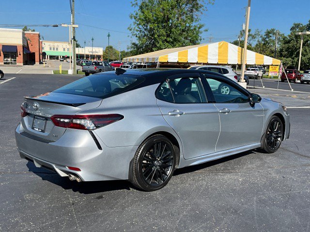 Used 2021 Toyota Camry XSE FWD image 7