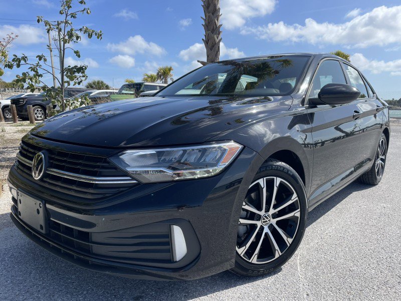 Used 2023 Volkswagen Jetta Sport image 1