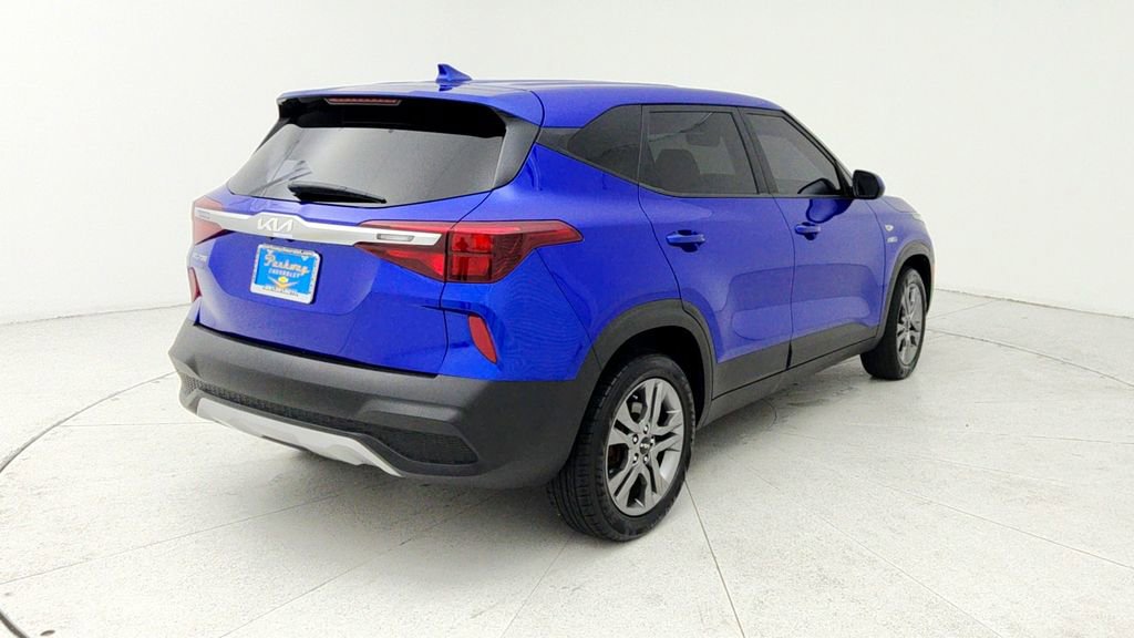 Used 2023 Kia Seltos LX image 6
