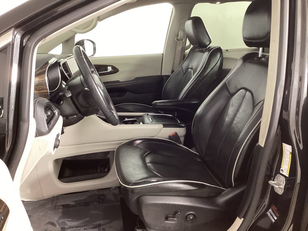 Used 2022 Chrysler Pacifica Limited FWD image 10