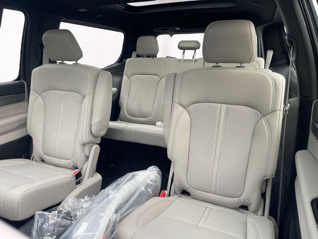 New 2026 Jeep Grand Wagoneer Limited w/ Premium Group II AWD/4WD image 13