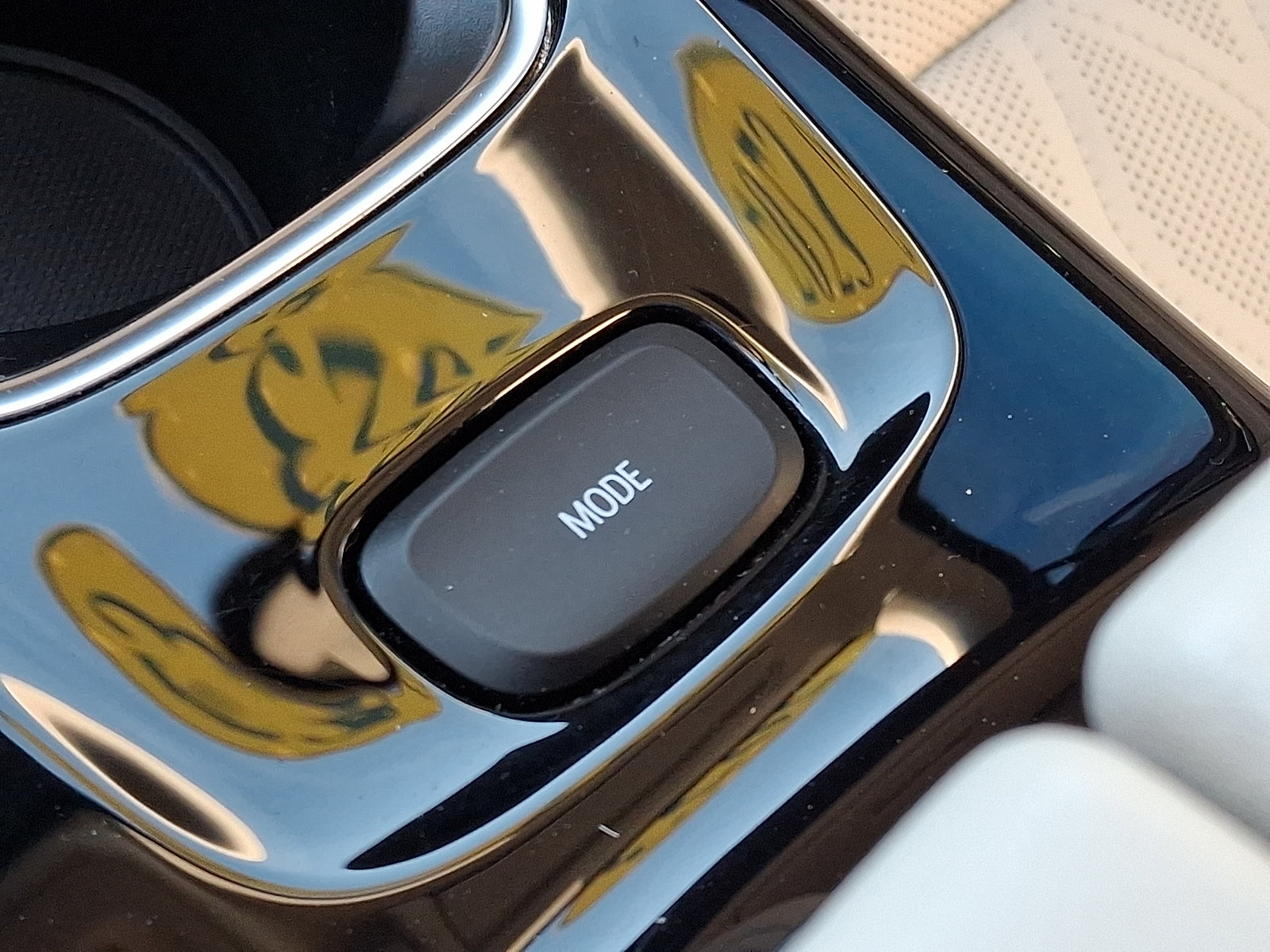 Certified 2023 Buick Envision Avenir AWD/4WD image 27