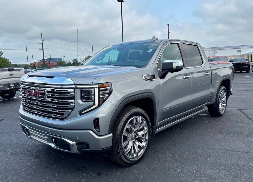 Used 2023 GMC Sierra 1500 Denali w/ Denali Reserve Package AWD/4WD image 3