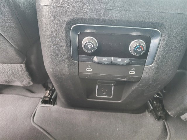 Used 2023 Chevrolet Suburban LT image 22