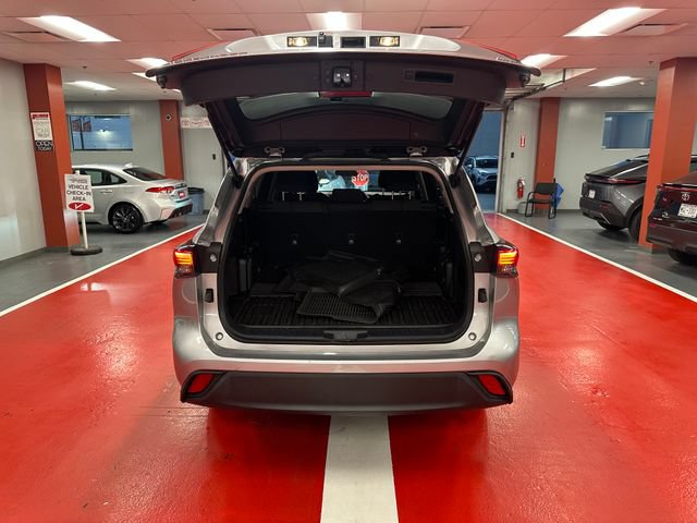 Used 2023 Toyota Highlander L AWD/4WD image 26