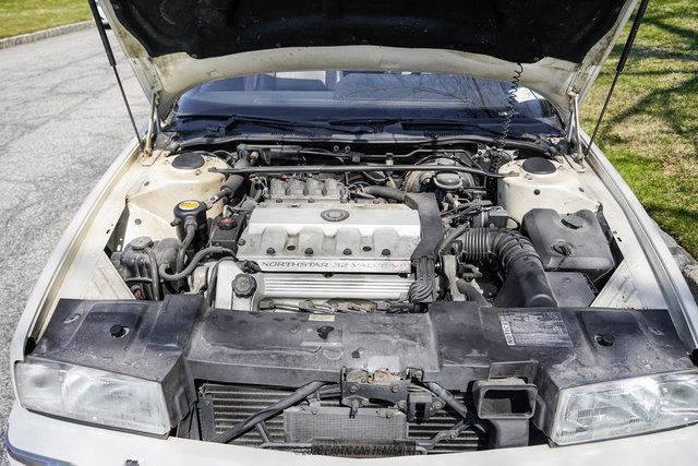 Used 1993 Cadillac Allante FWD image 21